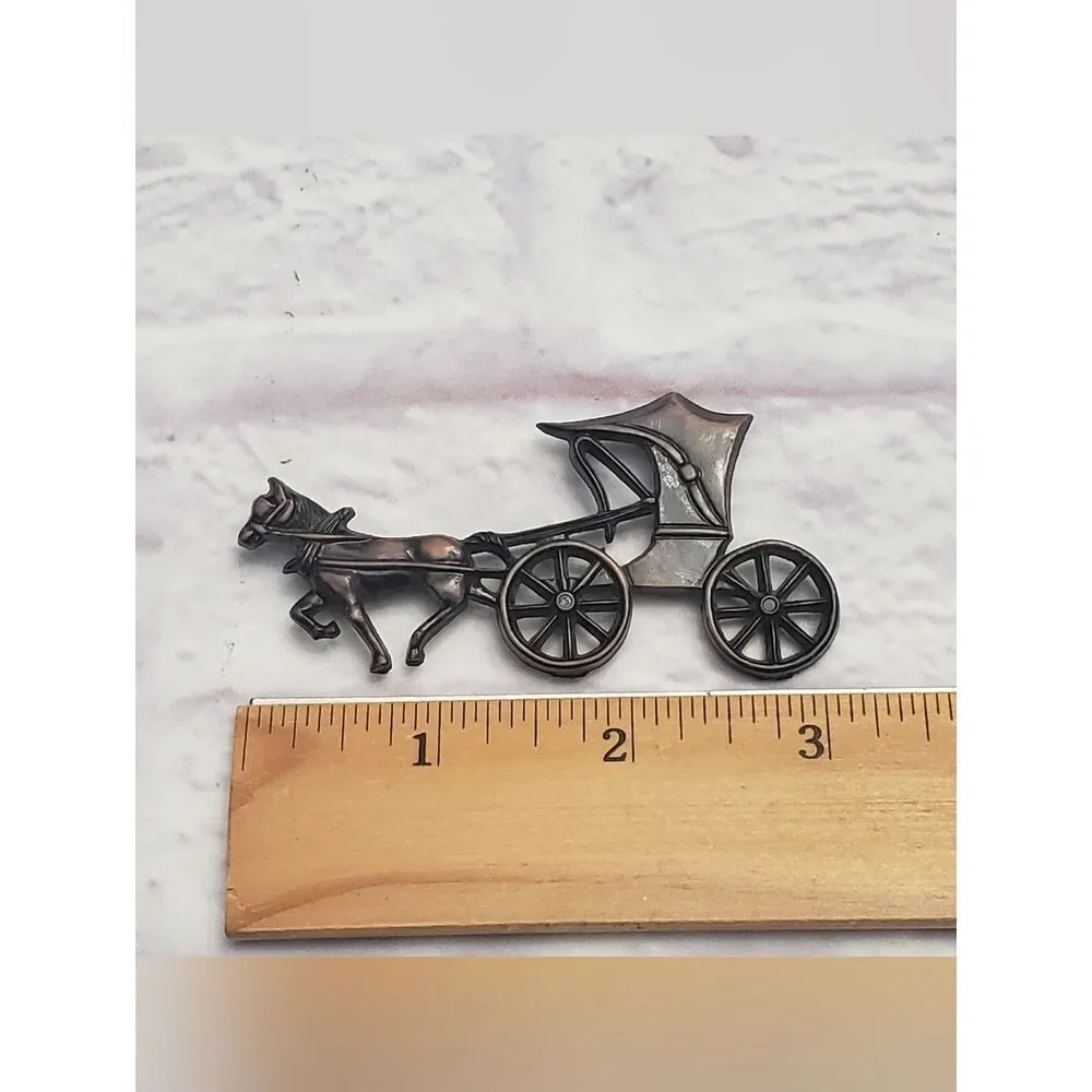 VINTAGE 1940s Horse & Buggy Molded Celluloid Plastic Brooch Collectible